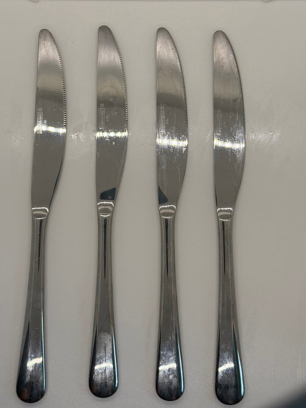 Cambridge 18/0 Stainless Steel Dinner Knives Set of 4 Glossy Flatware